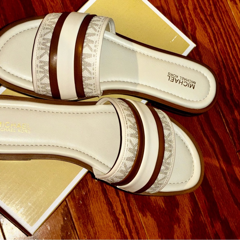 NIB 🔥 Michael Kors CASSANDRA STRIPE Logo Sandal 7.5 🔥 - Picture 5 of 11